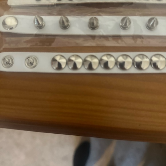 Bracelets - Picture 3 of 5